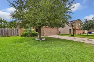 2707 Tracy Ln, Highlands, TX 77562 - Photo 3
