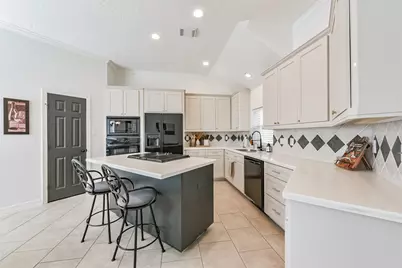 321 Pine Creek Drive, Friendswood, TX 77546 - Photo 15