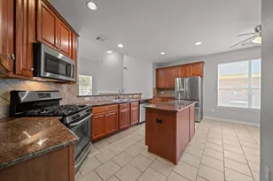 42 Ebony Oaks Pl, The Woodlands, TX 77382 - Photo 9