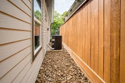 6004 England Street #A and B, Houston, TX 77021 - Photo 13