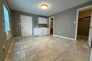 1709 Avenue L, Galveston, TX 77550 - Photo 9