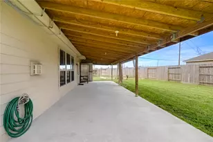 702 Hollyhock Dr, Stafford, TX 77477 - Photo 47