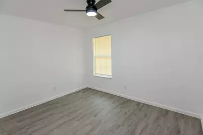 9210 Saint Lo Road, Houston, TX 77033 - Photo 13