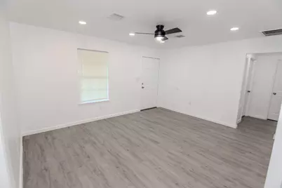 9210 Saint Lo Road, Houston, TX 77033 - Photo 3