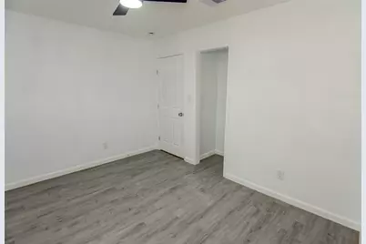 9210 Saint Lo Road, Houston, TX 77033 - Photo 13