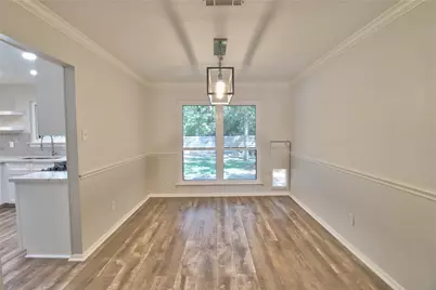 18 Shinyrock Place, The Woodlands, TX 77381 - Photo 9