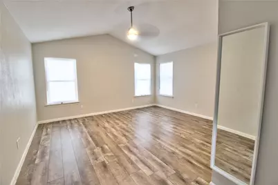 18 Shinyrock Place, The Woodlands, TX 77381 - Photo 13