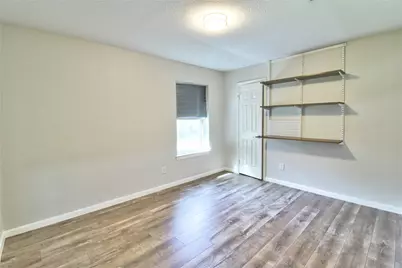 18 Shinyrock Place, The Woodlands, TX 77381 - Photo 15