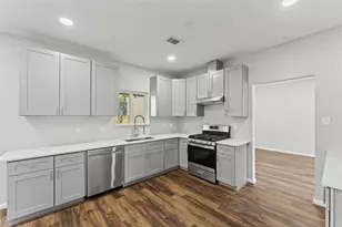 4826 Brooklawn Dr, Houston, TX 77066 - Photo 9