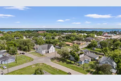 408 Morton Avenue, Palacios, TX 77465 - Photo 27