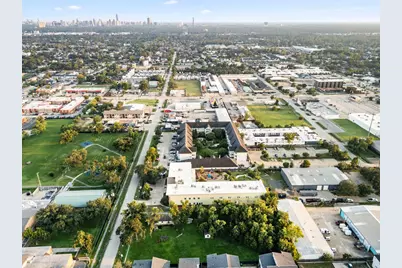 1911 Jacquelyn Drive, Houston, TX 77055 - Photo 9