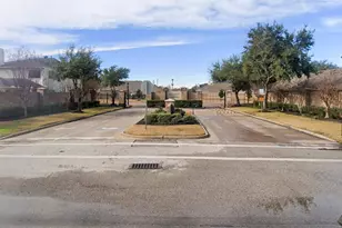 8027 Daylilly Creek Dr, Houston, TX 77083 - Photo 9