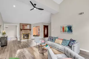 8206 Debbie Gay Dr, Houston, TX 77040 - Photo 11