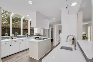 8206 Debbie Gay Dr, Houston, TX 77040 - Photo 15