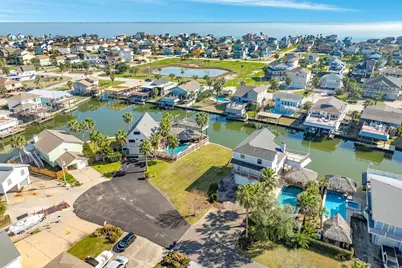 1319 Coral Way, Tiki Island, TX 77554 - Photo 9