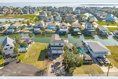 1319 Coral Way, Tiki Island, TX 77554 - Photo 3