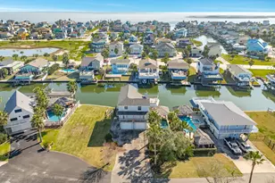 1319 Coral Way, Tiki Island, TX 77554 - Photo 3