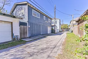 1310 Rosenberg St, Galveston, TX 77550 - Photo 33