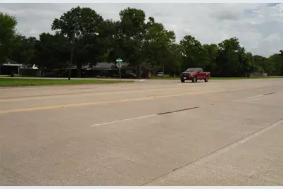 3207 W Parkwood Avenue, Friendswood, TX 77546 - Photo 11