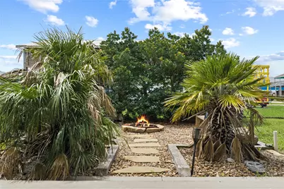 930 West Lane, Crystal Beach, TX 77650 - Photo 7