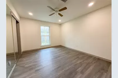 10726 Sugar Hill Drive, Houston, TX 77042 - Photo 11