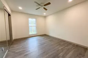 10726 Sugar Hill Dr, Houston, TX 77042 - Photo 11