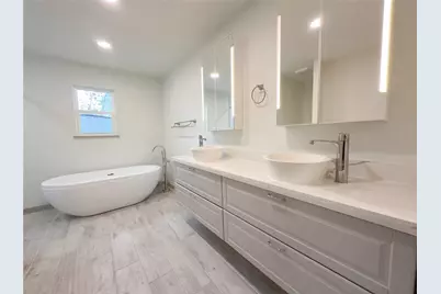 10726 Sugar Hill Drive, Houston, TX 77042 - Photo 15