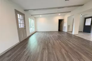 10726 Sugar Hill Dr, Houston, TX 77042 - Photo 17