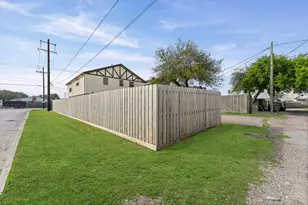 7302 Jones Dr, Galveston, TX 77551 - Photo 5