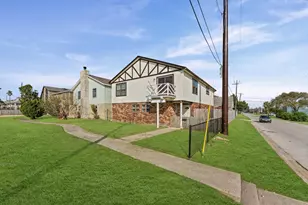 7302 Jones Dr, Galveston, TX 77551 - Photo 3