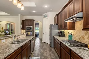 28503 Redwood Cliff Ln, Houston, TX 77336 - Photo 17