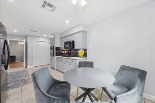 403 Colonial Dr, Friendswood, TX 77546 - Photo 11