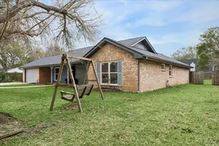 403 Colonial Dr, Friendswood, TX 77546 - Photo 27