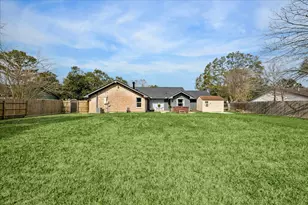 403 Colonial Dr, Friendswood, TX 77546 - Photo 29