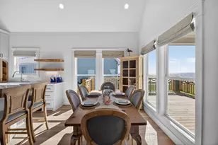 990 Peachtree, Gilchrist, TX 77617 - Photo 11