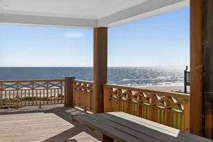 990 Peachtree, Gilchrist, TX 77617 - Photo 3