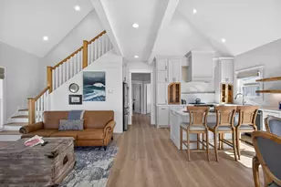 990 Peachtree, Gilchrist, TX 77617 - Photo 5