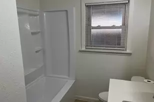 19 28th St, Texas City, TX 77590 - Photo 9