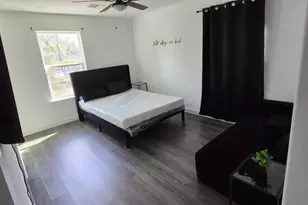 5717 Polly St, Houston, TX 77016 - Photo 3