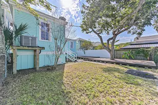 1220 Ave M 1/2, Galveston, TX 77550 - Photo 33