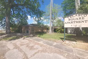 708 N Velasco St, Angleton, TX 77515 - Photo 1