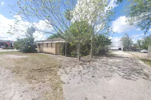 708 N Velasco St, Angleton, TX 77515 - Photo 9