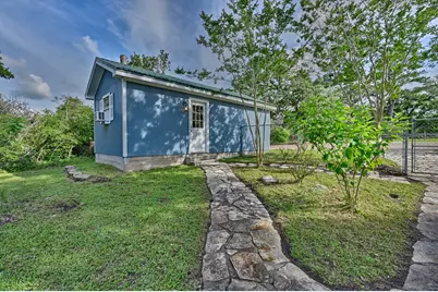 9481 Lake Forest Circle, Brenham, TX 77833 - Photo 25