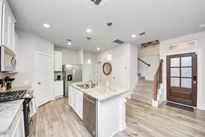 8207 Rising Stream Drive, Houston, TX 77063 - Photo 15