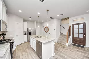 8207 Rising Stream Dr, Houston, TX 77063 - Photo 15