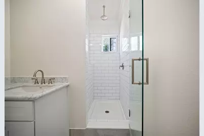 110 Kendall Street, Houston, TX 77003 - Photo 17