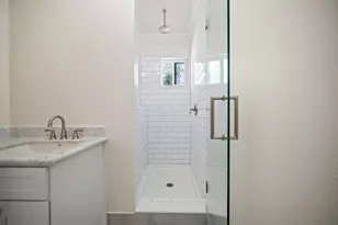 110 Kendall St, Houston, TX 77003 - Photo 17