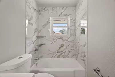 9623 Meadowglen Lane, Houston, TX 77063 - Photo 15