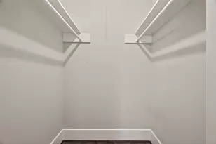 9623 Meadowglen Ln, Houston, TX 77063 - Photo 19