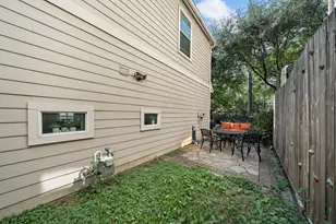 2915 Chenevert St, Houston, TX 77004 - Photo 13